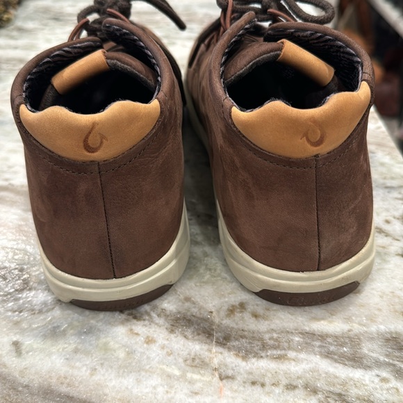 Great condition Olukai chuckas. Minimal scuffing and odor free. Nana Hele sz 9 - Picture 5 of 8